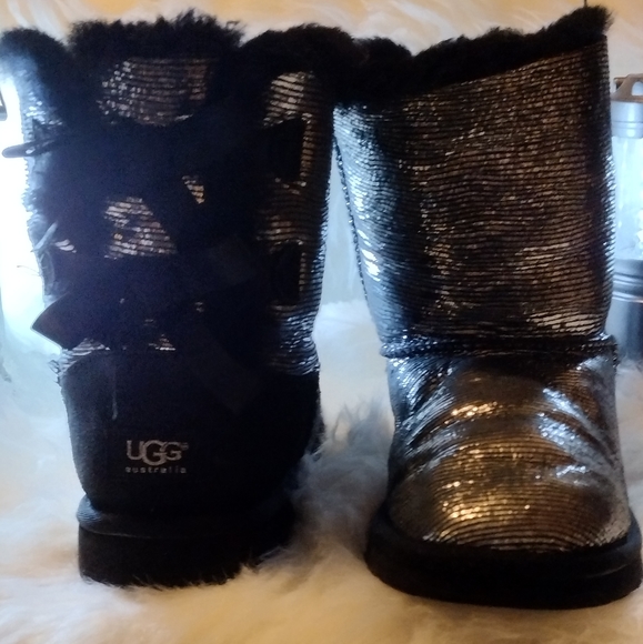 UGG BOOTS Girls Baily Boot Bows, Silver Sparkles, Black Sherpa size 5 - Picture 12 of 14